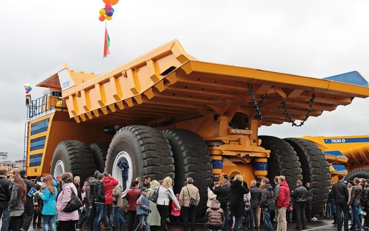 Watch the Largest Truck in the World BELAZ 75710 (Video)